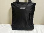 【Coleman 2WAYバックパックトート】サイズは約W32×H40×D13cm。容量約21Lです