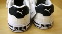 【PUMA コート クラシック バルク スニーカー】アウトソールなどのゴムには「加硫加工」が施されていて、でこぼこ道や濡れた路面などでも安心して歩ける作りになっています◎
