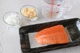 【アイリスオーヤマ・ポケットシェフ】「サーモンのコンフィ」材料