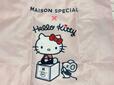 フロントにはキティちゃんのイラストプリント入りデザイン。「MAISON SPECIAL×Hello Kitty」のロゴプリント入りで、コラボならではの特別感もたっぷり♪