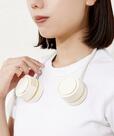 【3COINSの暑さ対策グッズ売上ランキング 4位】「ロールネックファン」2,200円（税込）