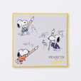 【PEANUTS with Hokusai】ミニタオル 1,100円/落ち着いたグレーに黄色のフチがポイント