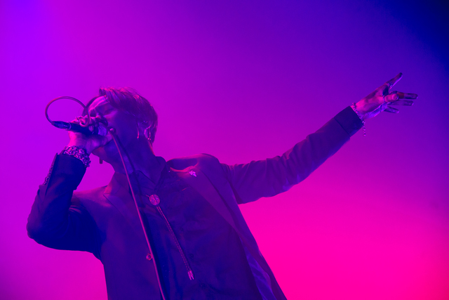 綴(Vo)/(撮影:市村岬)