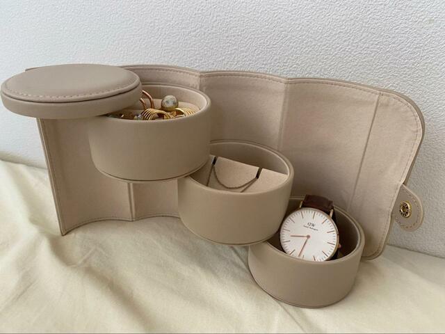 【ニトリ】デコホーム商品「筒形ジュエリーケース」デコホーム店舗またはオンラインストアで購入可能