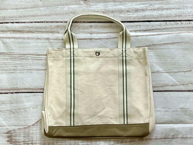 【紀ノ国屋】バックはシンプルなデザイン