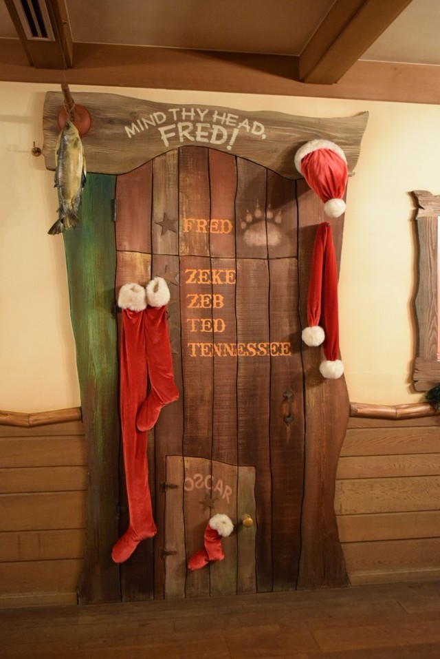 クリスマスの装飾はいたるところにある。記念撮影はいかが? 