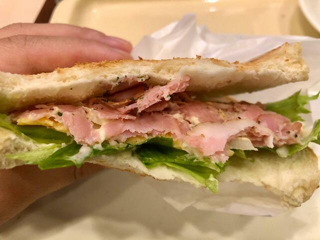 【ドトールコーヒーショップ　モーニング・セットB】シャキシャキのレタスとポテトの食感が良いアクセント