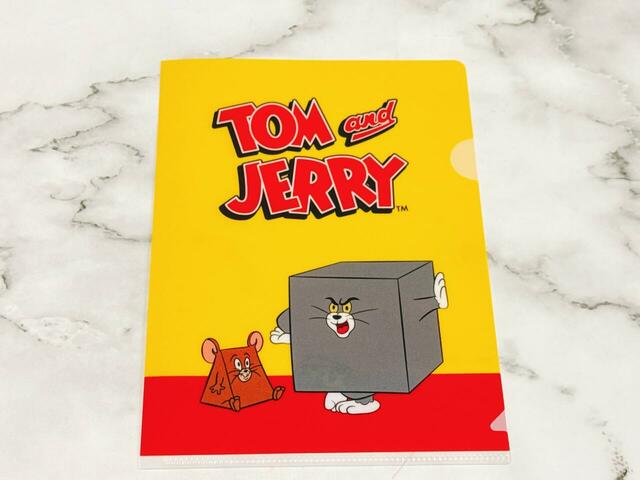 小サイズはA5が入る大きさ