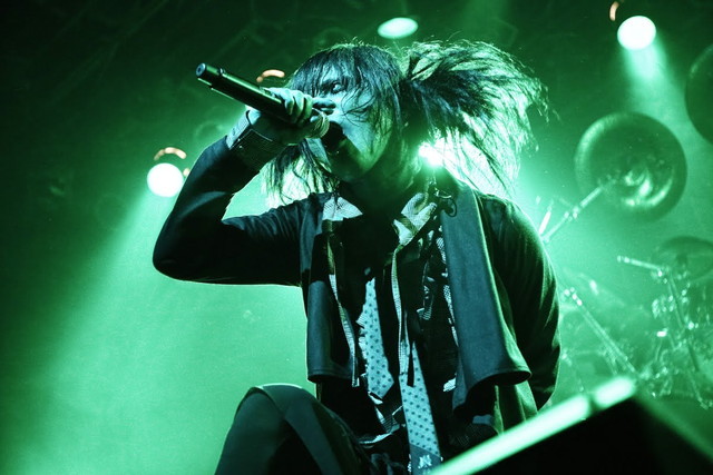 DEZERT　　撮影：小林裕和