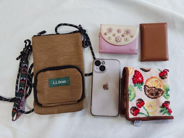 携帯、ハンカチもラクラク