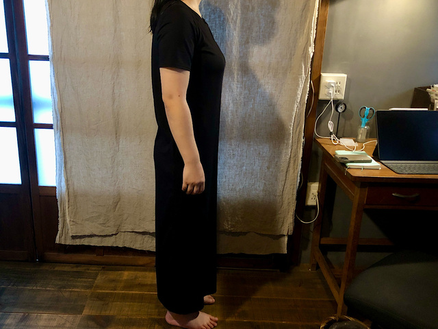 【ユニクロ　エアリズムコットンブラワンピース】縦横に伸びるストレッチ素材なので、着脱のしやすさや動きやすさも抜群♪