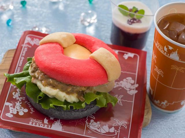 スペシャルセット、スーベニアランチケース付き 2,370円｜東京ディズニーランド「スウィートハート・カフェ」