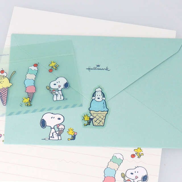 【Peanuts™のステーショナリーコレクション】「レターセット」￥616／お揃いデザインの封印シール付き！　