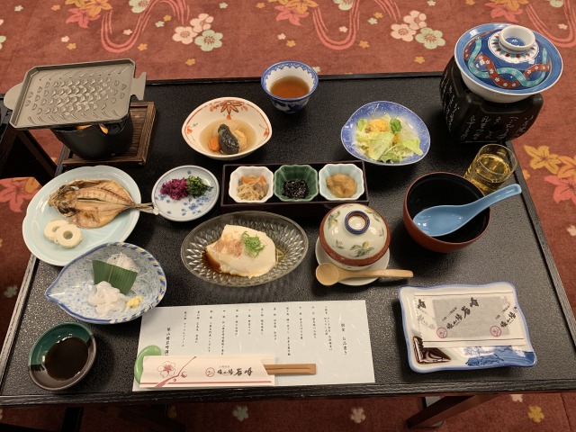 依山楼岩崎の朝食