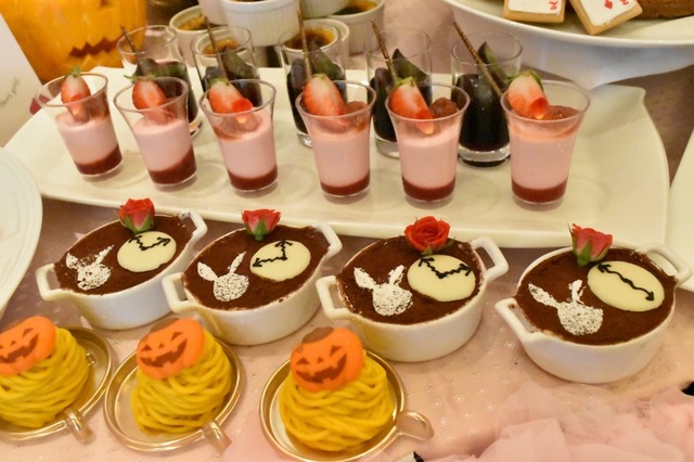 カボチャのモンブランやティラミスもカワイイ！