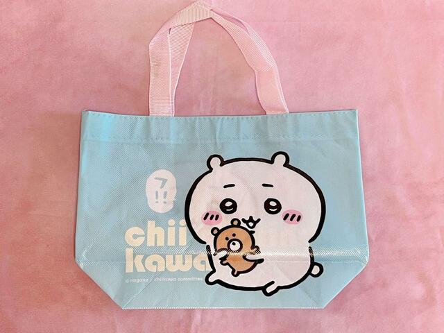 【ちいかわ100円雑貨】裏面にも同じイラスト入りなのがうれしい♪