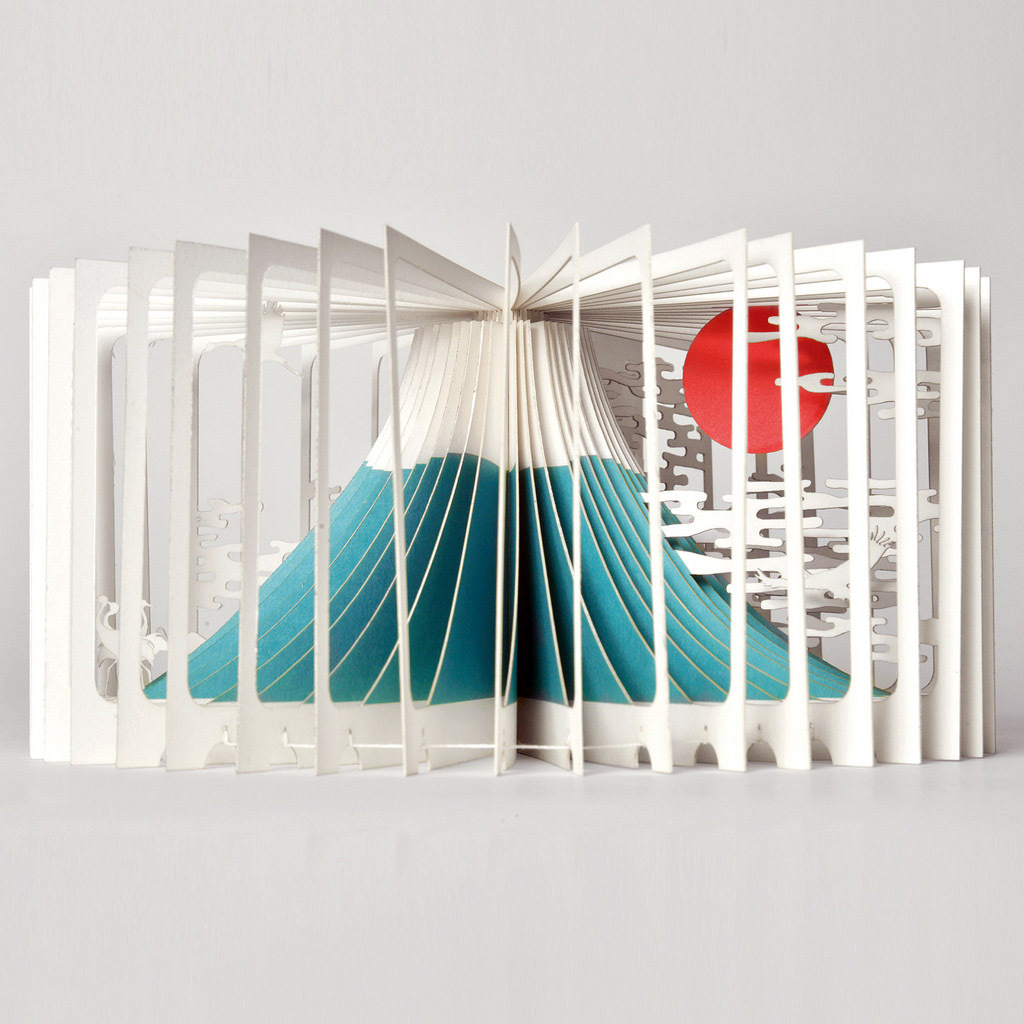 1冊の本が驚きの大変身! 話題の「360°Book」を作った建築家に制作秘話