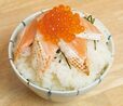 寿司 魚楽　炙りサーモンといくら丼 500円（税抜）