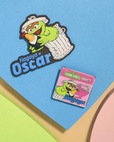 【セサミストリート「HELLO! JAPAN」コレクション】名古屋（オスカー）のマグネットとピンバッジ