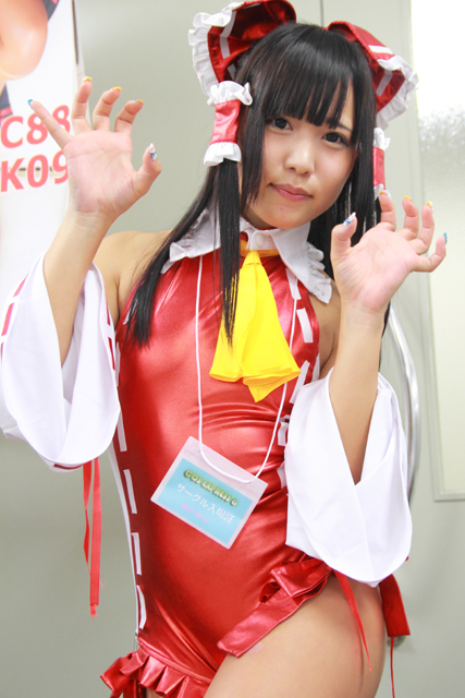 コスプレ美女に会える「コスエクスプレス」