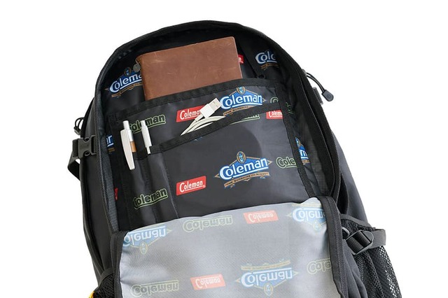 【コールマン 20周年記念モデル】コールマンオールドロゴを デザインした限定裏地