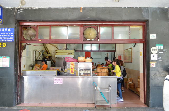 朝食店「四海豆漿大王」は通常の朝ご飯も美味しく、地元の人たちに人気