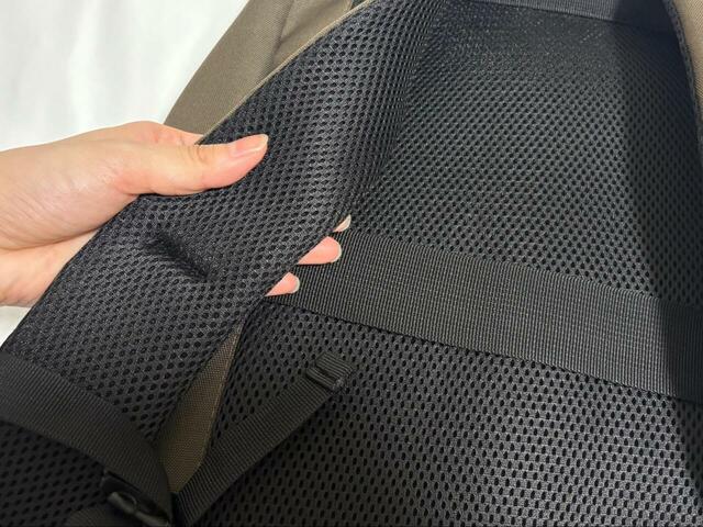 【ワークマン/コーデュラ(R)ネストリュック】今まで使用してきたリュックに比べてショルダーベルトが太いのも特徴。なで肩でもずり落ちる心配がありません