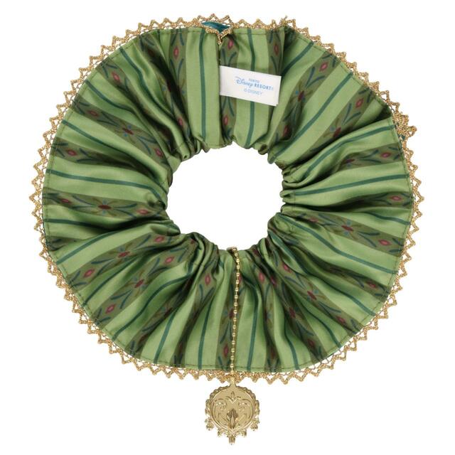 シュシュ 1,800円|「アナとエルサのフローズンジャーニー」をテーマにしたグッズ|東京ディズニーシー新テーマポート「ファンタジースプリングス」|販売店舗:東京ディズニーシー「エンポーリオ」|発売日:2024年5月28日(火)