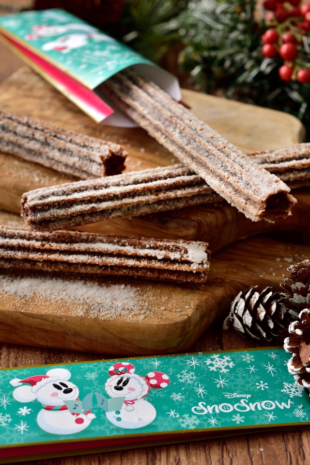 チョコレートチュロス ¥310｜販売店舗：東京ディズニーランド「パークサイドワゴン」、東京ディズニーシー「オープンセサミ」｜東京ディズニーリゾートのクリスマス（2016）スペシャルメニュー