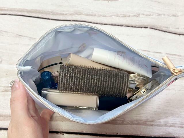 想像以上にたくさん入りました！【sweet 2023年10月号付録】「gelato pique（ジェラートピケ）特製　上質サテンポーチ＆ハードカバーメモノート」