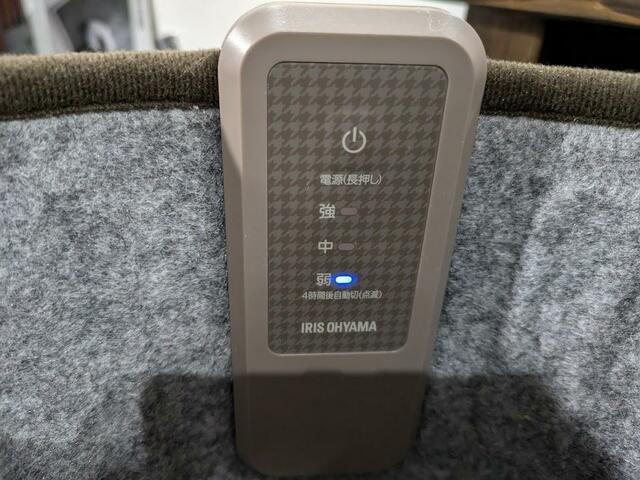 【アイリスオーヤマ ぐるポカパネルヒーター】コンセントを差し、電源を入れてモードを選択するだけで使えます