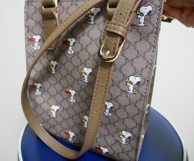 ファッションセンターしまむら『PEANUTS（ピーナッツ）』シリーズ『総柄スクエア2WAYショルダーバッグ』