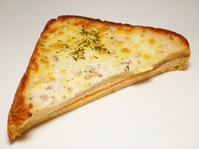 「3種のきのこグラタン風トースト～ブラン入り食パン使用～」ローソン