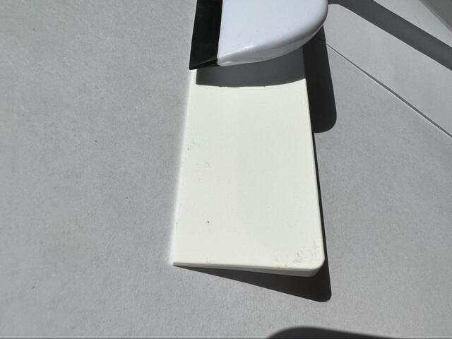 【山崎実業　tower マグネット水切りとワイパー ダイソー 水切りワイパー】奥行きは似たサイズ感