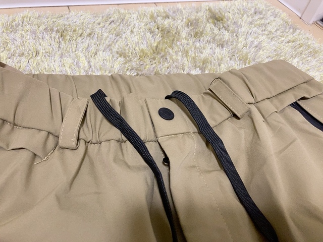 【ワークマン イナレムライトウォームパンツ】腰は紐付きで調節可能