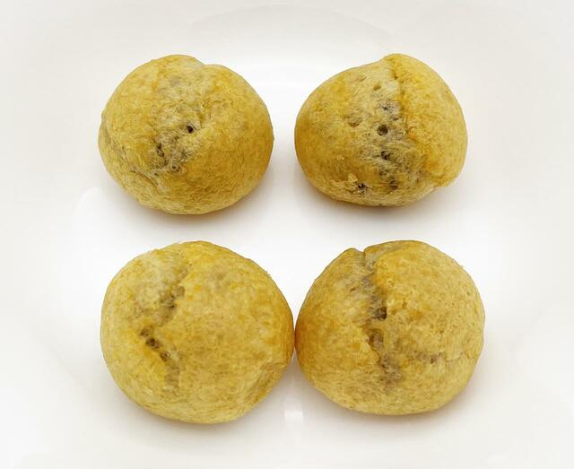 【コンビニ各社のチョコシュー比較】いずれも同じリスカ製ですが、微妙な味の差を感じました