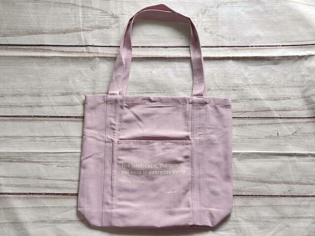 【ZARA(ザラ)】ウォールペーパー テキスト トートバッグ:1,690円(税込)ウォールペーパー テキスト トートバッグ/税込1,690円