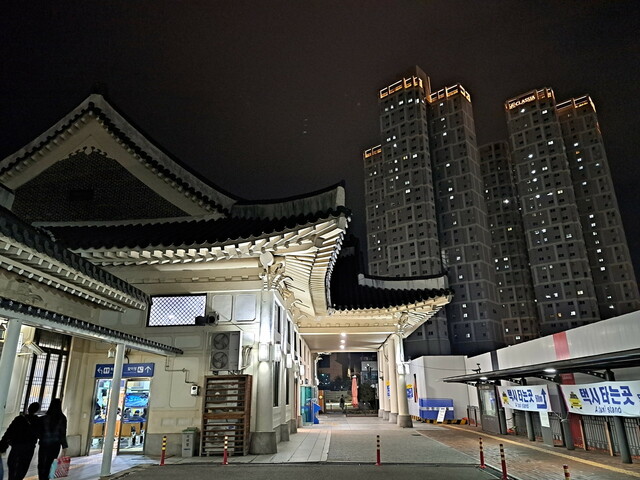 【美食と美酒の都、全州特集 vol.3】改装中の全州駅舎。南側にはタワーマンションが林立していた