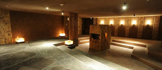 「横浜天然温泉 SPA EAS（スパイアス）」岩盤浴