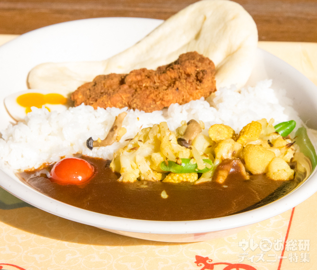 15種のスパイスフライドチキンカリー、ライスとナン付き｜スペシャルセット（1,580円）｜カスバ・フードコート｜東京ディズニーシー15周年“ザ・イヤー・オブ・ウィッシュ”グランドフィナーレ