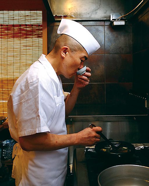 都内・日本料理店の極上ランチ／南新宿 すっぽん 田一（新宿）　おじやは葛あんでとろみをつけて仕上げる。