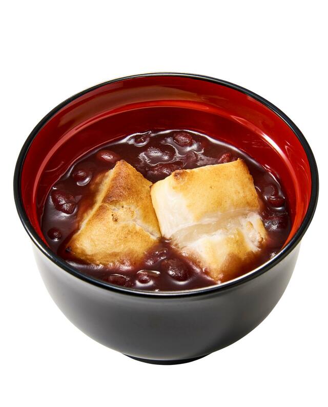「～北海道産あずき使用～焼き餅入りぜんざい」＜価格：350円（税込）＞ 【宮崎産マンゴー使用の濃厚サンデー＆やさしい甘さの黒蜜アイス！やよい軒に「春夏限定デザート」が登場！】