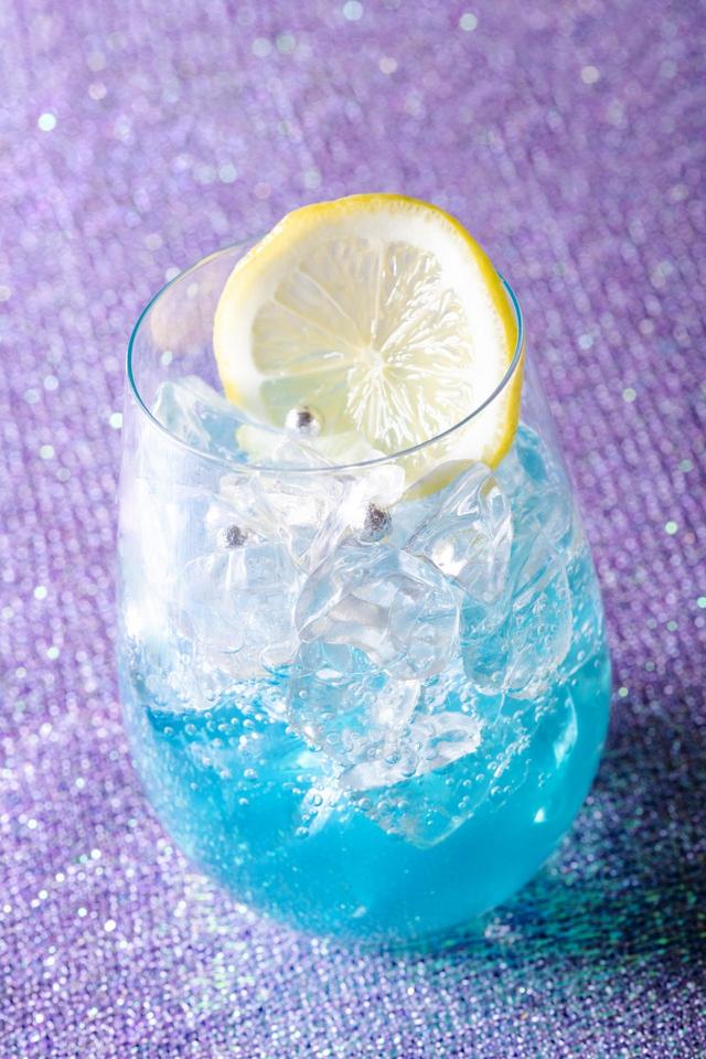 「エンパイア・グリル」「東京ディズニーシー20周年：タイム・トゥ・シャイン！」グランドフィナーレスペシャルルームのオリジナルドリンク