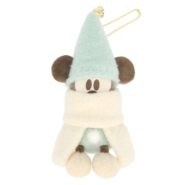 ぬいぐるみバッジ 2,500円|東京ディズニーリゾート「ディズニー・クリスマス」スペシャルグッズ|販売店舗:東京ディズニーランド「ディズニー&カンパニー」、東京ディズニーシー「エンポーリオ」|発売日:2025年11月10日(月)