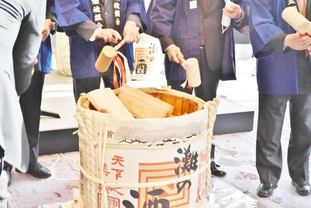 パカ――――ン！！