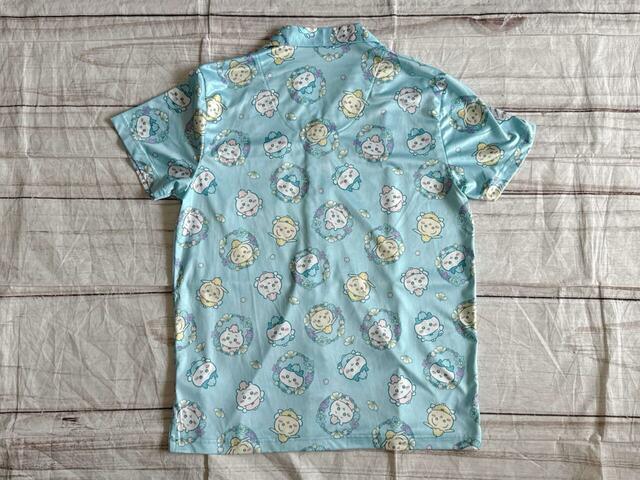 背面ももちろん総柄！