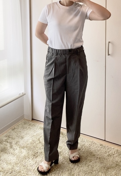 【ユニクロ クルーネックTシャツ（半袖）】身長162cm・Mサイズ着用。ユニクロはぴったりめ