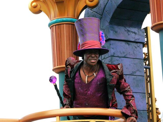 東京ディズニーランド「ザ・ヴィランズ・ハロウィーン“Into the Frenzy”」の模様:東京ディズニーリゾートのハロウィーン Ⓒ Disney