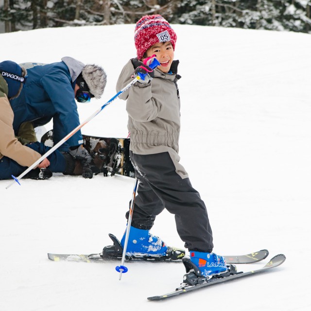 子供の「スキー板、ブーツ、ストック」一番安い方法は中古？レンタル 