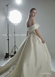 クラウディア｜「DAVID K NEW YORK（デヴィッド ケイ ニューヨーク）新作ウェディングドレス｜NY-0136_Offwhite